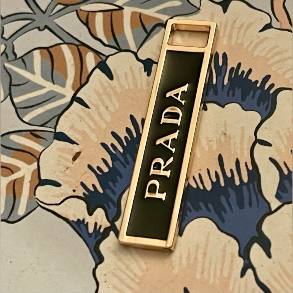 PRADA Zipper Tab - Picture 2 of 7